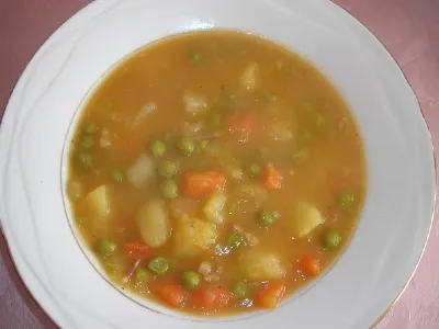 Mineštrica z grahom in krompirjem