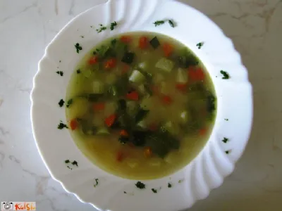 Zelenjavna juha z zdrobom