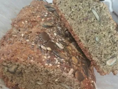 Kruh s semeni /Paleo