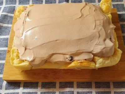 Jogurtova sladica v listnatem testu