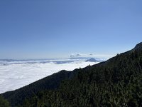 Pogled s Pece na Uršljo goro nad “morjem”