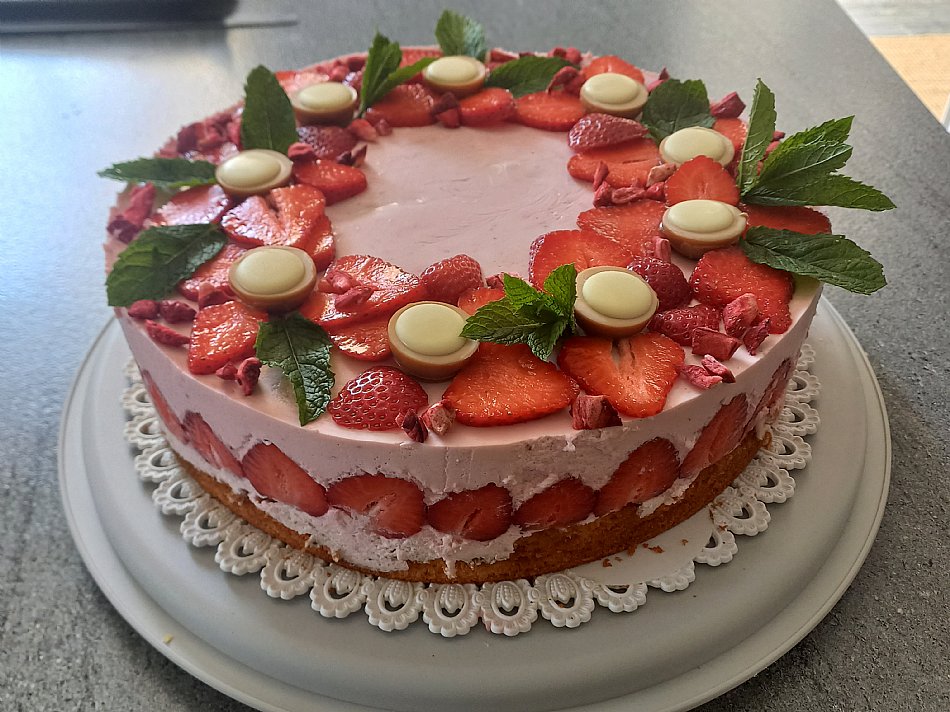 Tortica okrašena