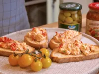 Neverjetni triki: Brusketa s paradižnikom in feto