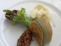 Fotografija recepta: Korenčkova rolada z zelenimi šparglji