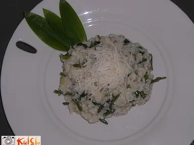 Rižota z divjimi šparglji