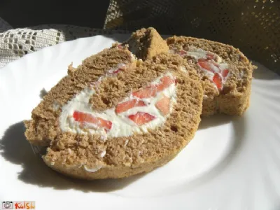 Rolada z jagodno - mascarpone kremo