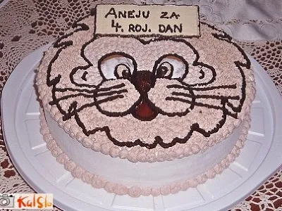 Jogurtno malinova torta - Levček