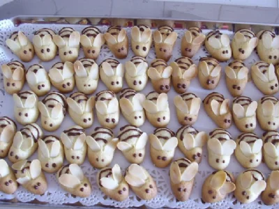 Čebelice z medom in mandlji