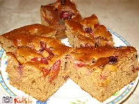 Fotografija recepta: Kakavov biskvit s slivami