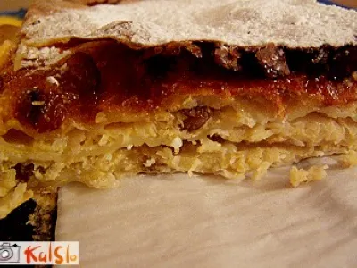 Jabolčni štrudl s kokosom