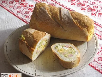 Polnjena francoska štruca