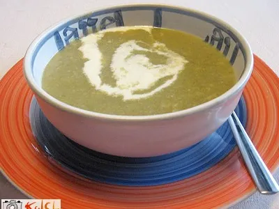 Kremna juha iz breščik  (divjih špargljev)