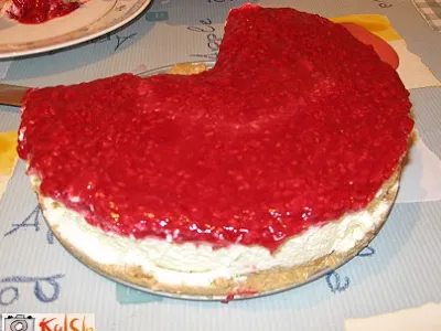 Malinova mascarpone torta