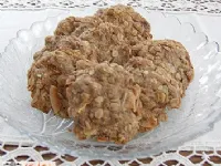 Fotografija recepta: Dišavni kokosovi in dateljnovi ovseni piškoti