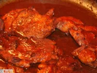 Fotografija recepta: Pikantni zrezki s porovim krompirjem