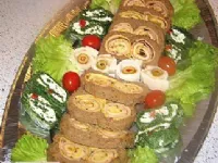 Fotografija recepta: Mesna rolada s palačinkami