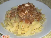 Fotografija recepta: Omaka s pelati, skušami in fetaki sirom