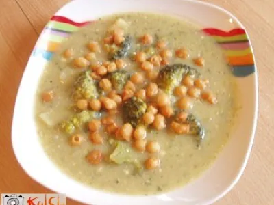 Brokolijeva kremna juha s krompirjem