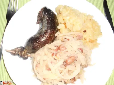 Kisla repa s fižolom v mikrovalovni pečici