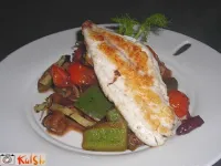 Fotografija recepta: File orade na mediteranski zelenjavi