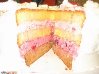 Fotografija recepta: Robidovo - malinova jogurtna tortna krema