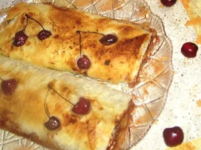 Čokoladni zavitek s češnjami