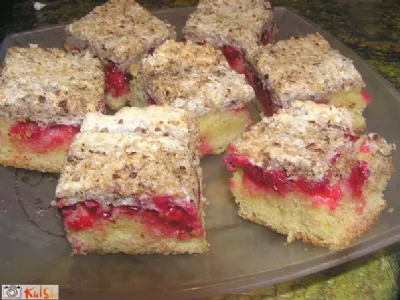 Ribezova pita s snežno kapico