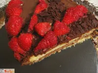 Fotografija recepta: Božanska jagodno - čokoladna torta