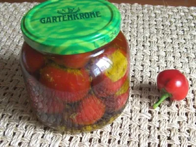 Polnjeni pekoči feferončki