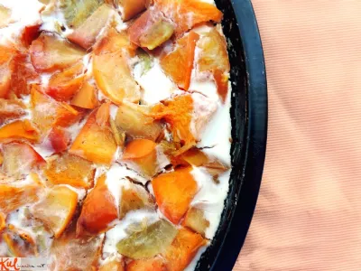 Sadno pecivo z otrobi