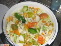 Fotografija recepta: Enostavna, mešana solata v  škafu