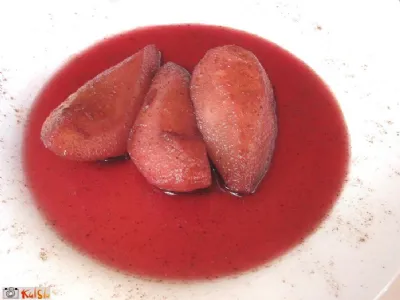 Hruške v črnem vinu