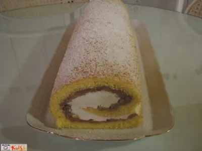 Rolada z jabolčno  skutinim nadevom