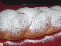 Fotografija recepta: Polnjena kvašena pletenica