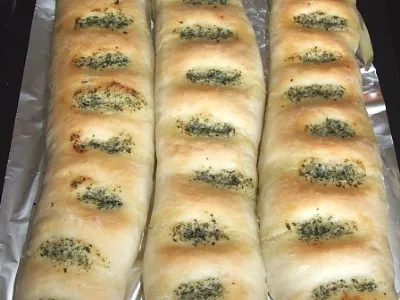 Štručke z zeliščnim maslom