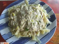 Fotografija recepta: Testenine s porom, tuno in topljenim sirom