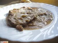 Fotografija recepta: Goveji zrezki v porovi omaki po Katjino