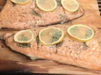 Fotografija recepta: Losos na lesu z žara