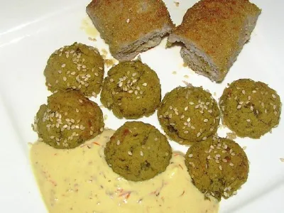 Grahovi polpetki s sezamom