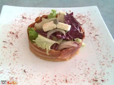 Mešana solata s feto in praženo panceto