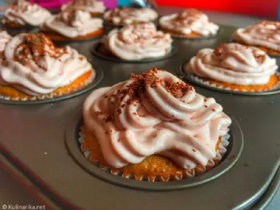 Mafini z gozdnimi sadeži