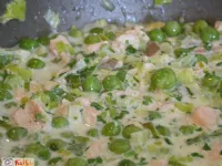 Fotografija recepta: Omaka z grahom, porom in lososom