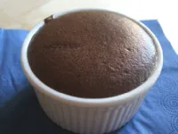 Fotografija recepta: Čokoladni souffle z omako iz gozdnih sadežev