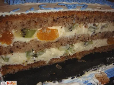 Sadna torta z limonino kremo