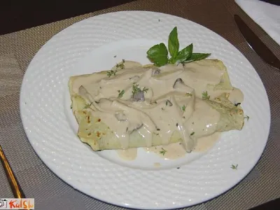 Ajdove palačinke s špinačo, sirom in gobami