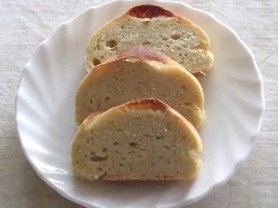 Sočen koruzni kruh s pomočjo kruhomata