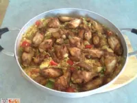 Fotografija recepta: Piščančja paella s pikantno klobaso