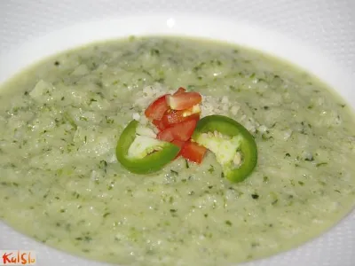 Gazpacho iz ananasa in kumar