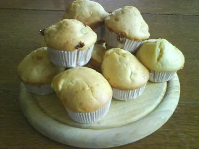 Muffini z ananasom in belo čokolado