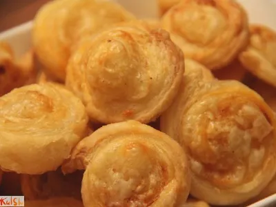 Rolada iz listnatega testa